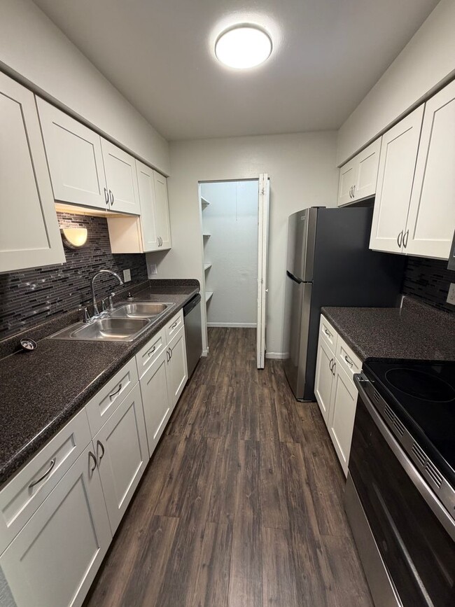 Photo - 305 W Locust St Unit 12