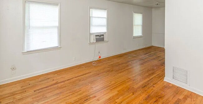819 Boulevard St Unit 819 Boulevard St.