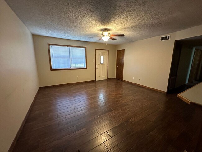 Photo - Come take a look at this 3-bedroom 1.5-bathroom home!