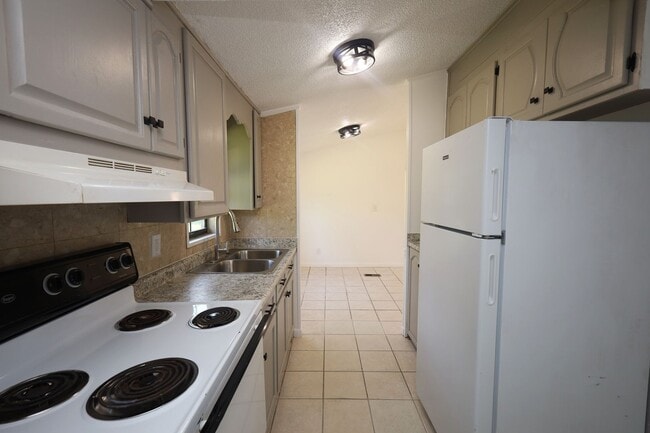 Photo - 808 Penny Pl