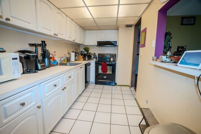 13917 SW 90th Ave Unit 214 b