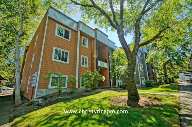 Photo - 718 Kirkland Cir Condo Unit B302