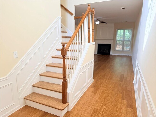 Photo - 2380 Fairlie Dr
