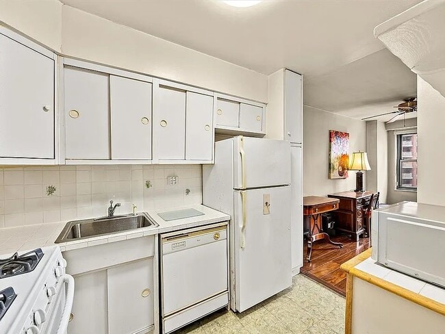 125-10 Queens Blvd Unit 715