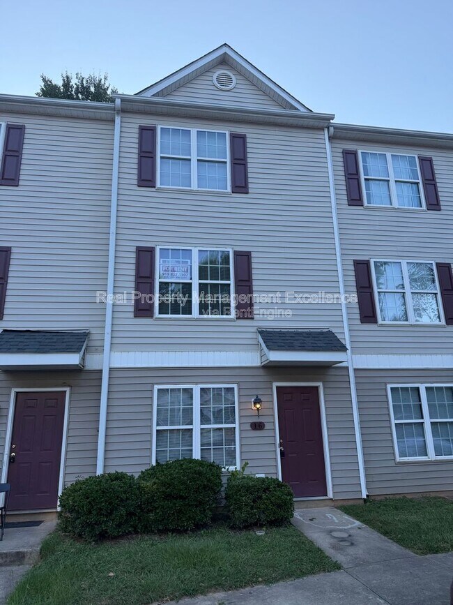 16 Red Ln