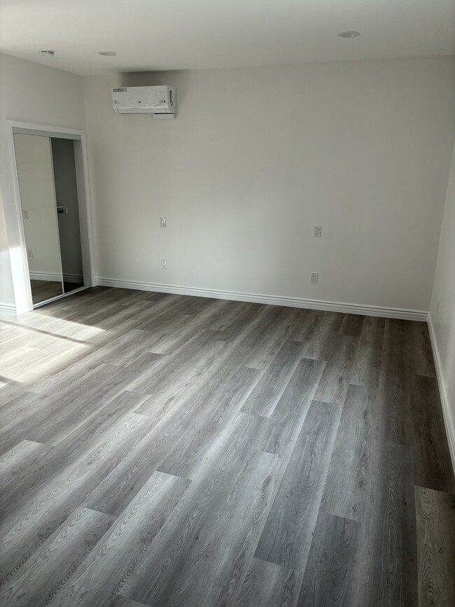 Photo - 14420 Kingsdale Ave
