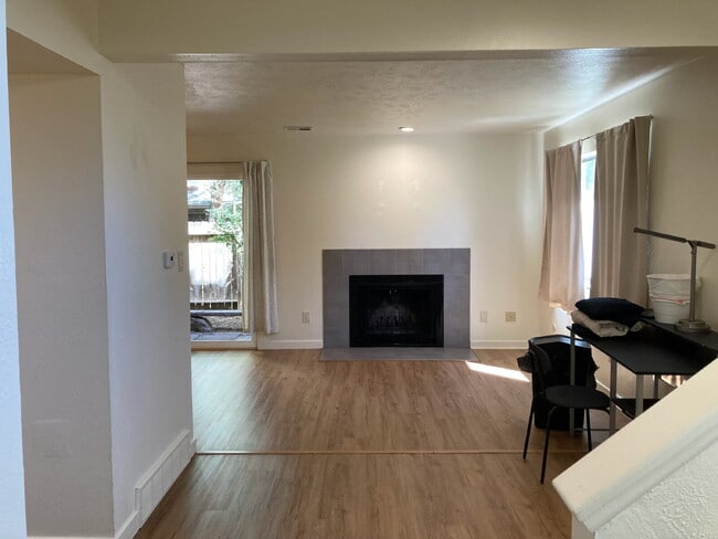 Photo - "Experience Comfort and Convenience: Spacious 2-Bed, 2-Bath Retreat in Boulder!" Unidad B