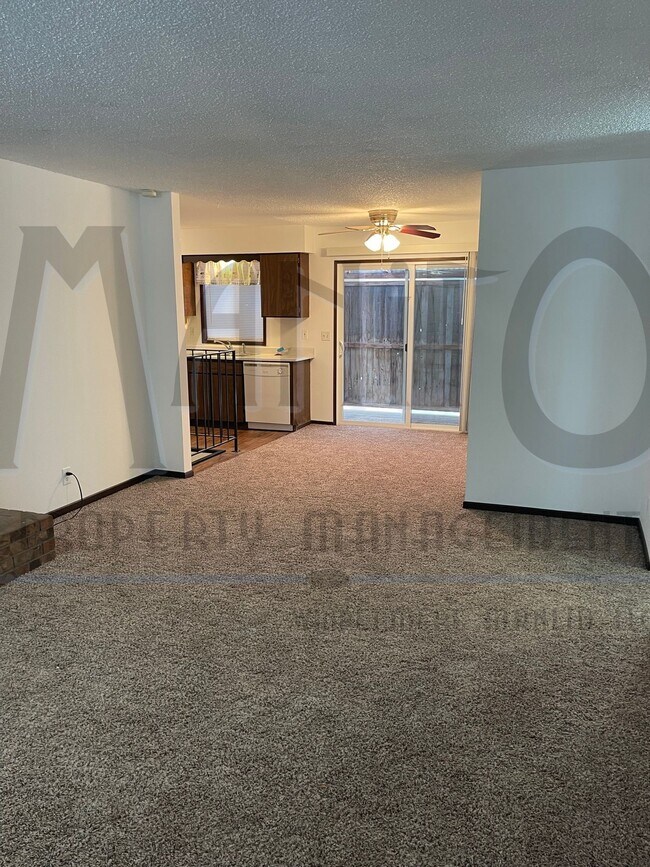 Photo - **COMING SOON** Large Clean Duplex Unidad 2115 E Liberty Avenue Duplex