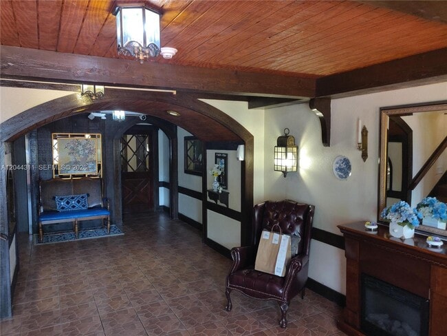 Photo - 3750 Inverrary Dr Unidad 2Q