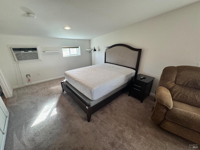 Building Photo - 3753 Santa Rosa Ave Unit E