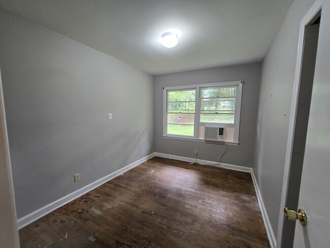 Photo - 412 Beechwood Cir