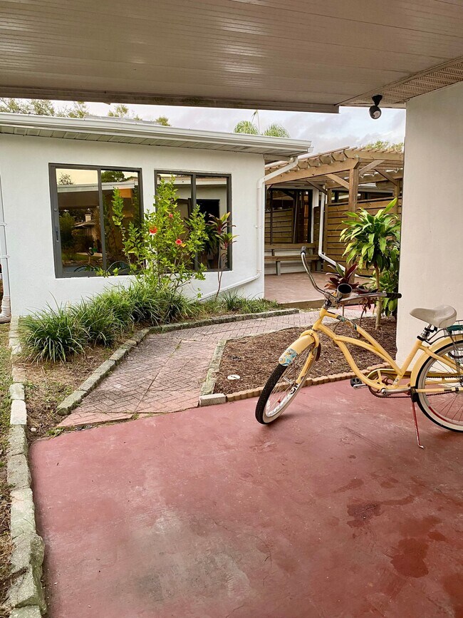 Photo - 251 Mateo Way NE