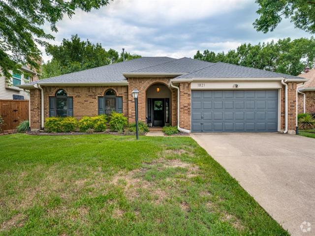 Building Photo - 1821 Hamilton Dr Rental