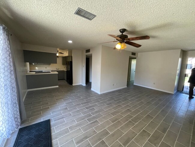 Photo - Cute 2 bedroom 2 bath Condo for RENT in Four Palms Condominium Complex