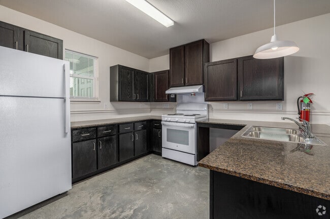 3BR, 2BA - 1,534SF - Kitchen - Vineyards at Iowa