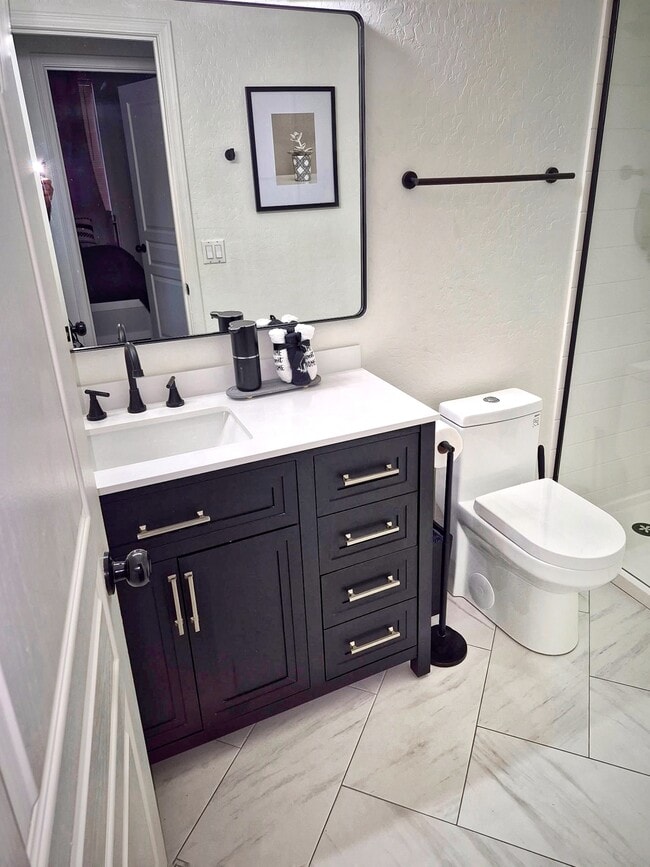 Photo - 719 S Longmore St