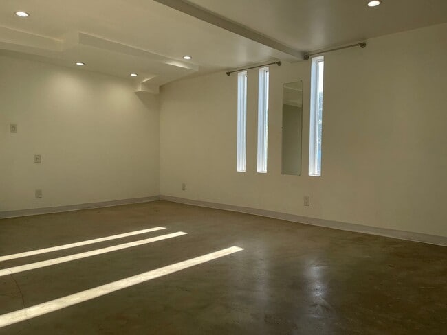 Photo - 477-479 Nassau Avenue Unit 479A