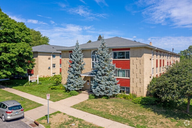 Photo - Carroll Court Apartments