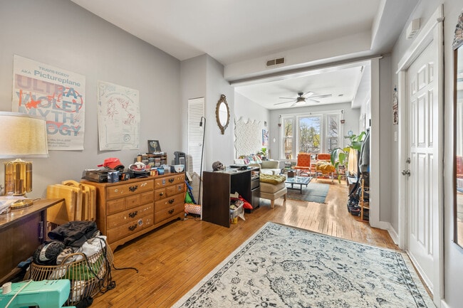 Photo - 2630 W Division St