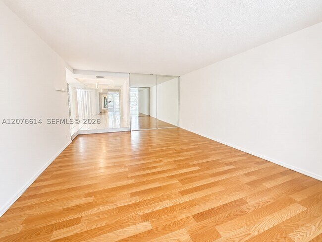 Photo - 3660 Inverrary Dr Unit 1R