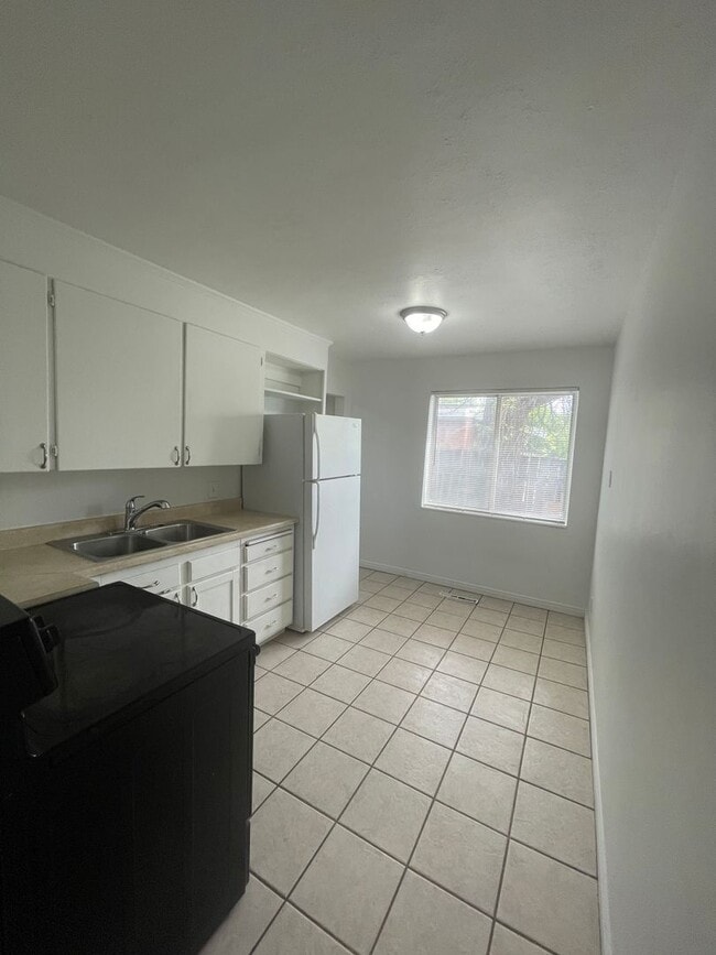 Photo - 1154-1156 Brooklyn Ave Unit 1154