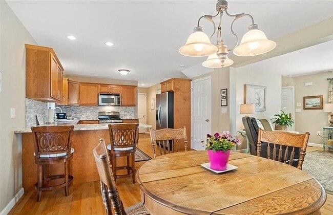 Photo - 286 Mile Ln