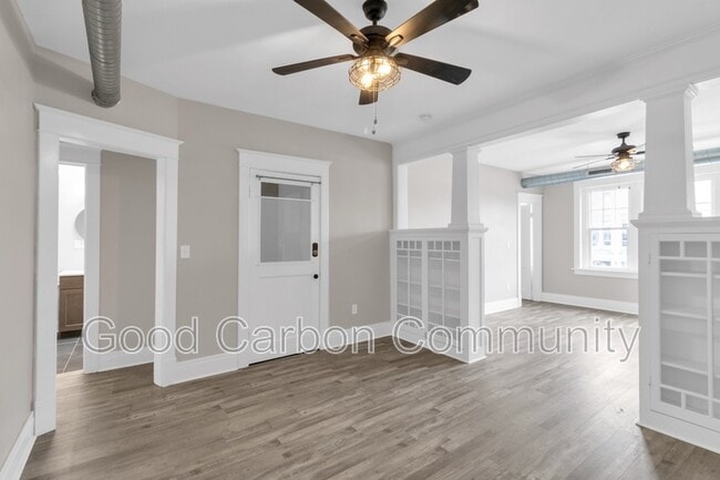 Building Photo - 1378 Hertel Ave Unit Upper Left Rental