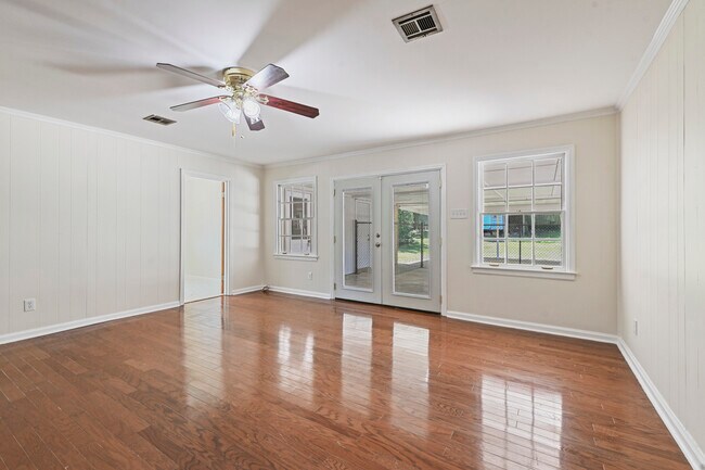 Photo - 3920 Meredith Dr