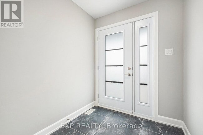 Photo - 1220 Montblanc Cres