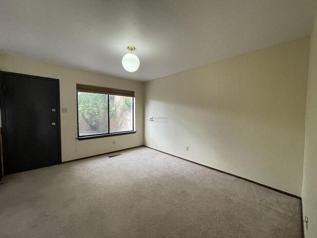 Photo - 331 Cheryl Ct