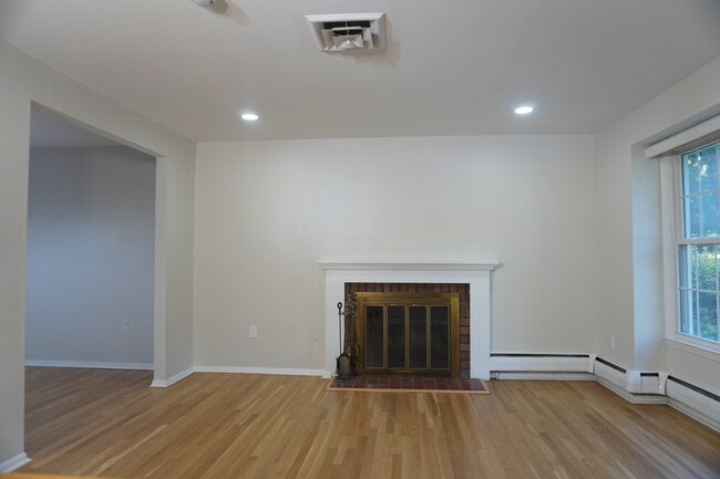 Photo - 239 E Timonium Rd