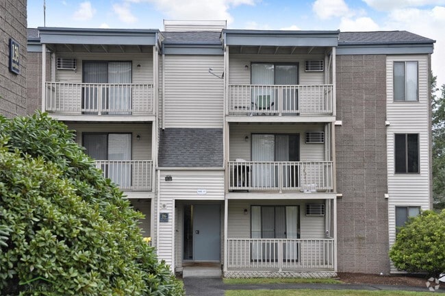 Building - Nutmeg Woods