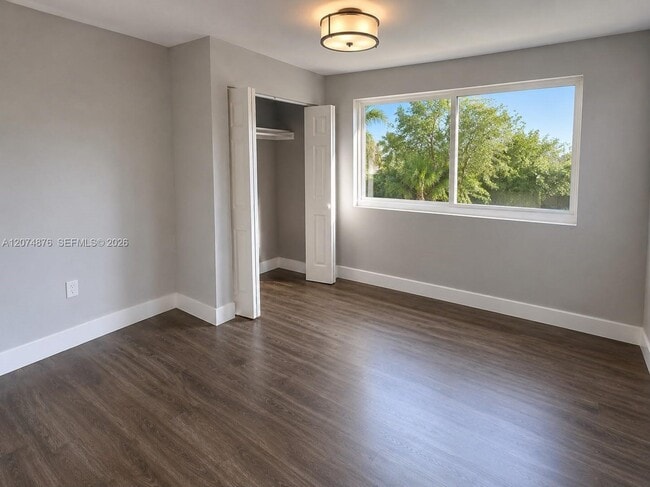 Photo - 586 NW 48th St Unidad 1
