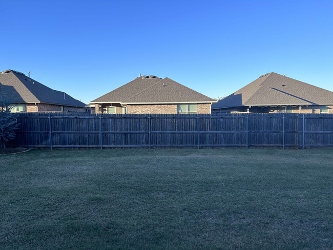 Photo - 8913 SW 42nd St