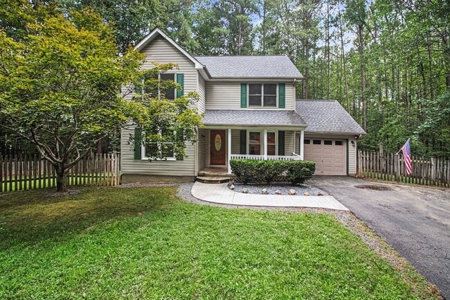 Building Photo - Freshly Updated Beautiful 4 Bedroom Home