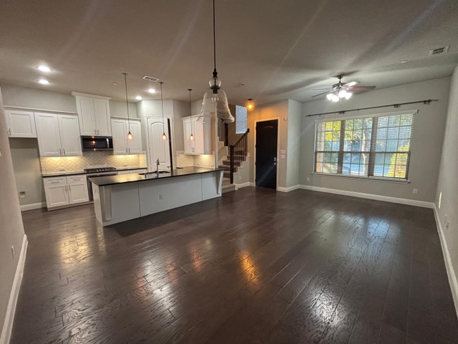 Photo - 6142 Rainbow Valley Pl