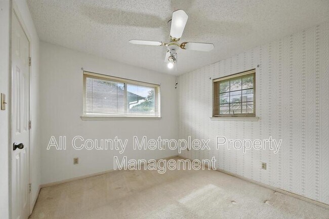 Photo - 9719 Amberley Dr