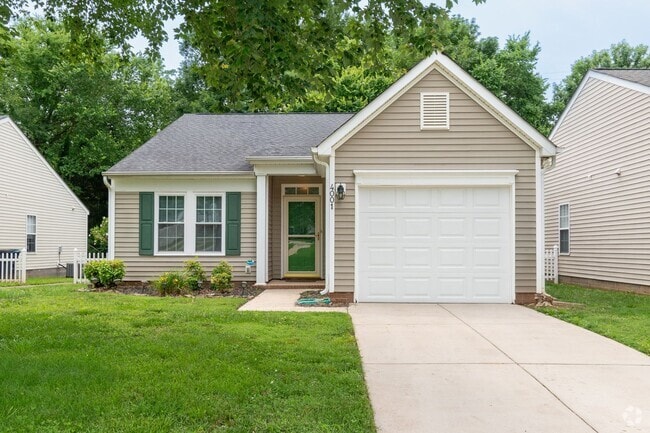Building Photo - Lovely home in Monroe!