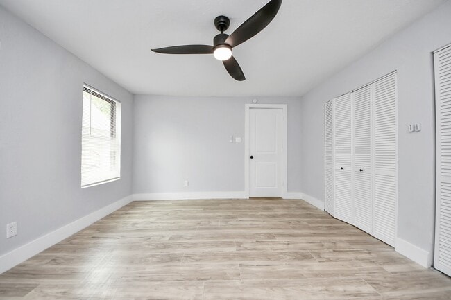 Building Photo - 503 Schilling Ave