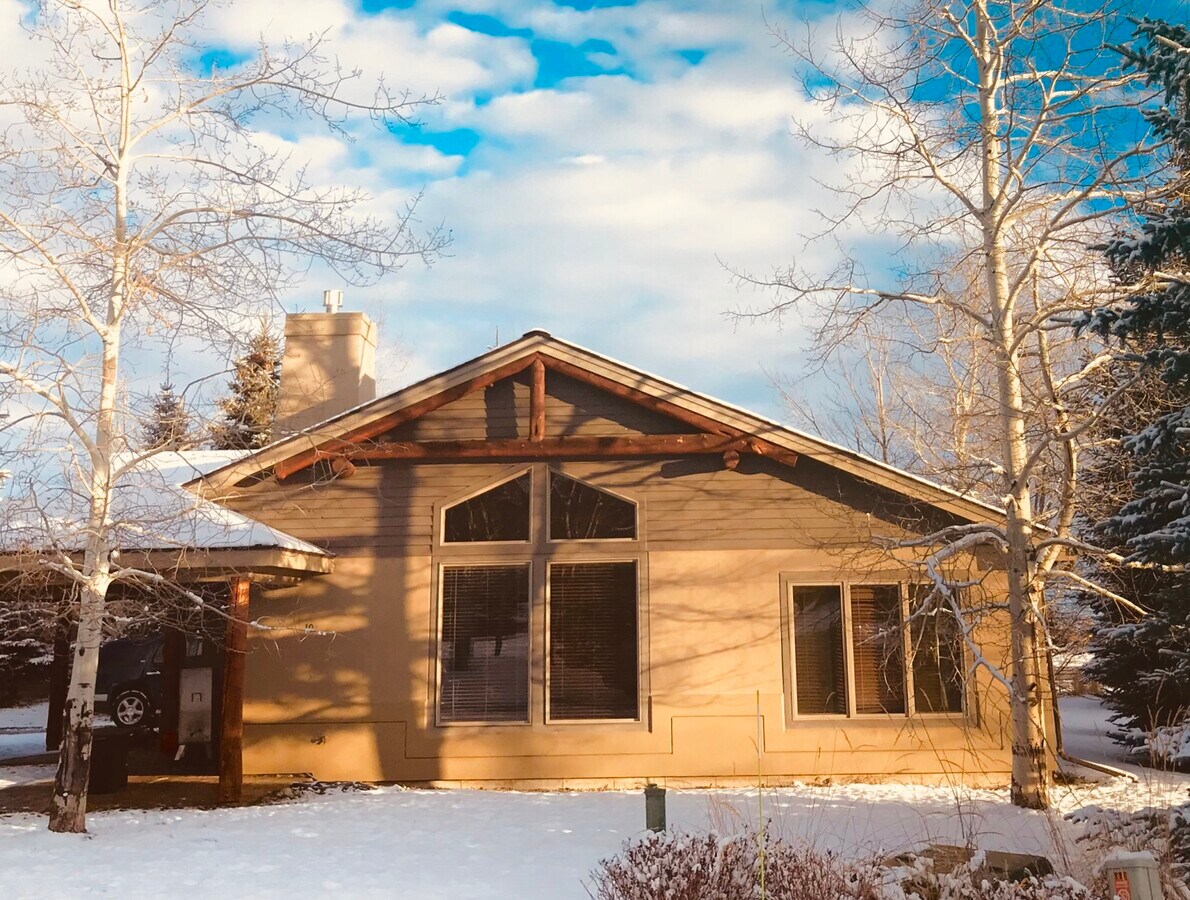 Photo - 10 Mountainbrook Dr House