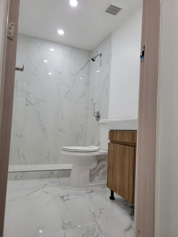 Photo - 2174 NE 170th St