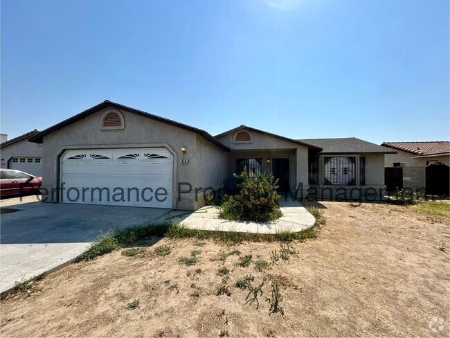 Building Photo - 3 Bed/2 Bath Home in Delano with Solar and...