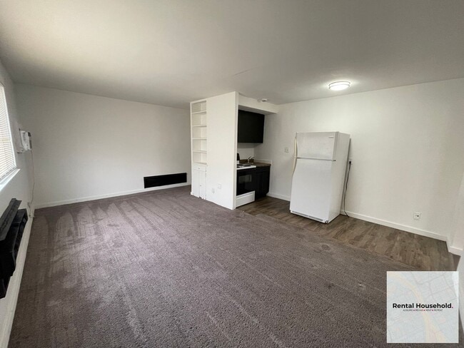 Building Photo - "15141 Sussex" Unit A10