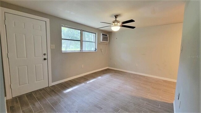 Photo - 5320 Pine St