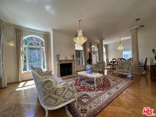 Photo - 623 Palisades Ave