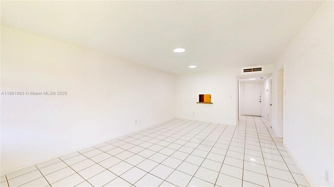 Photo - 1540 NE 191st St Unidad 304 Rental