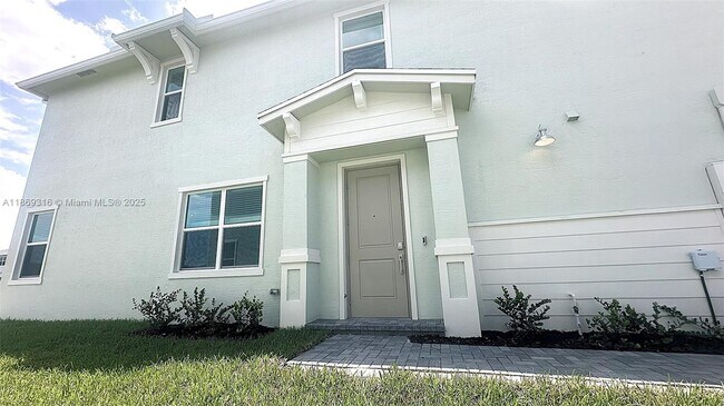 Photo - 538 Rivergrass St