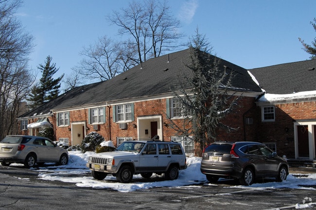 Photo - Grover Cleveland Apartments