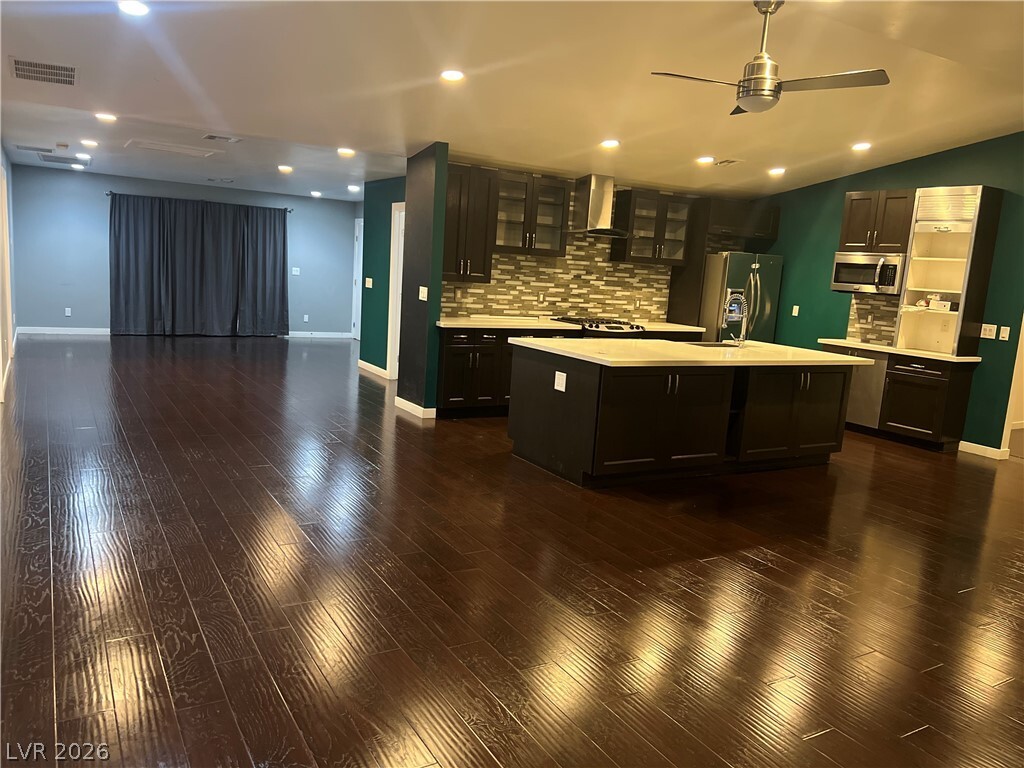 Photo - 811 E Oakey Blvd