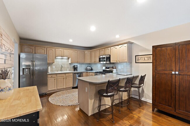 28 Hickory Ln